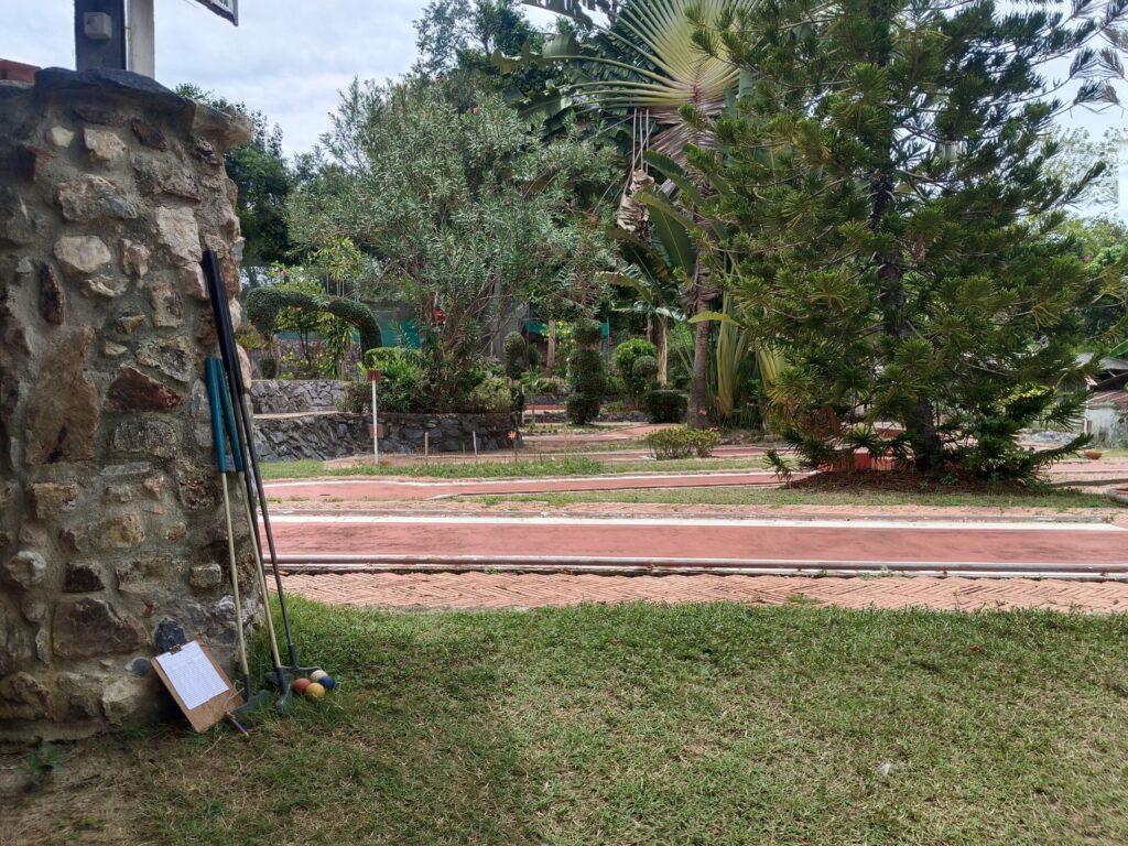 minigolf international koh samui equipment clubs balls scoreboard provided